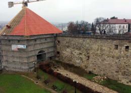 Fogadóépülettel és felvonóhíddal bővül a vármúzeum