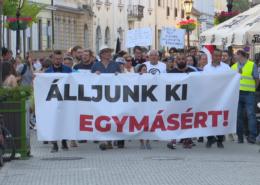 A katához, valamint a rezsicsökkentéshez kapcsolódó döntések ellen tiltakoztak Egerben